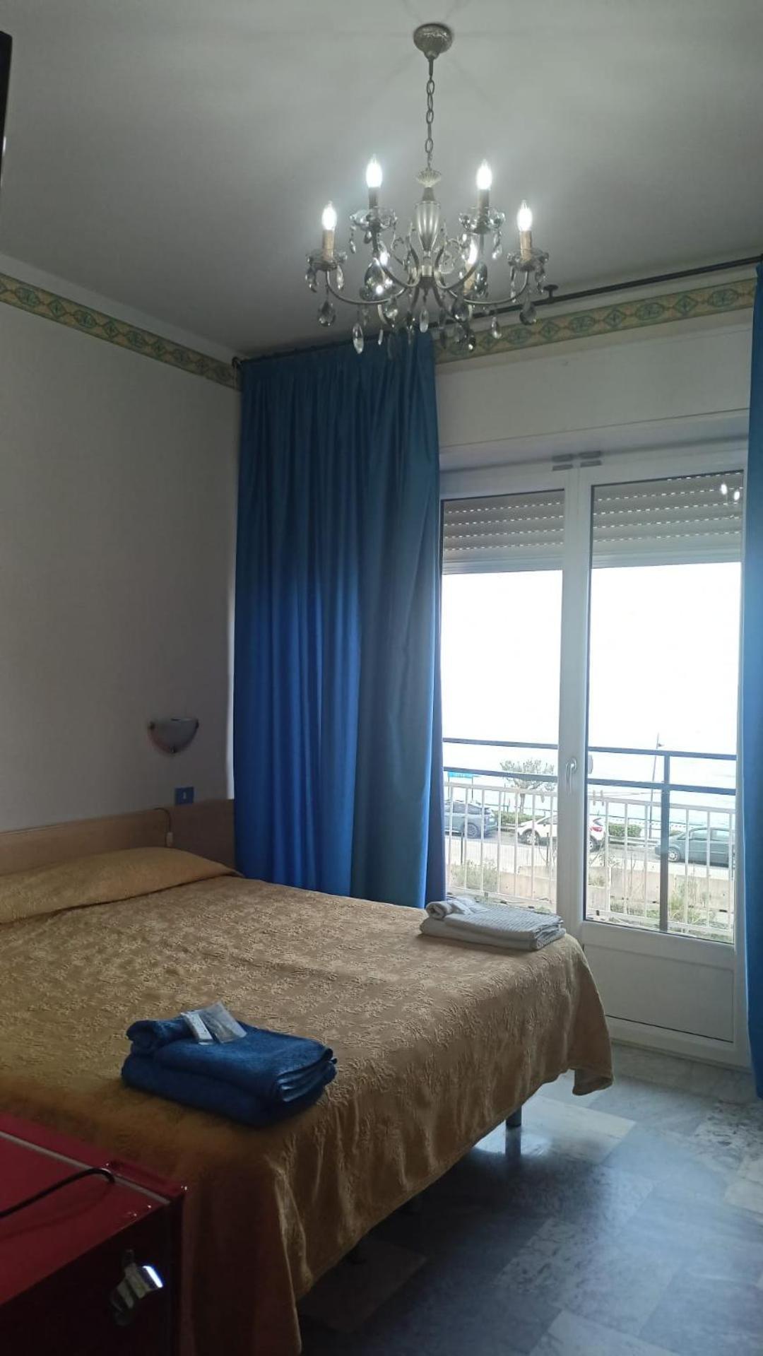 B&B Solana Noli Kültér fotó