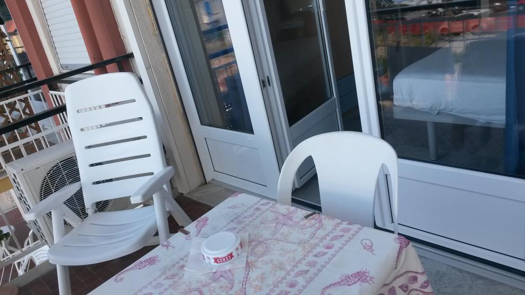 B&B Solana Noli Kültér fotó